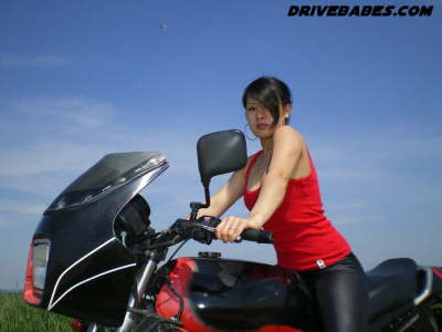 Asian_girl_motorcycle_04l